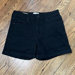 Universal Thread Womens Size 4 / 27 Reg High Rise Midi Black Shorts Rolled Hem